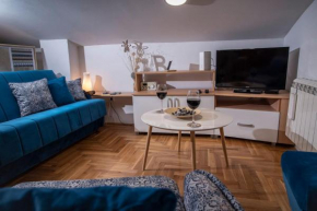 Piccolo studio Belgrade,Crveni krst